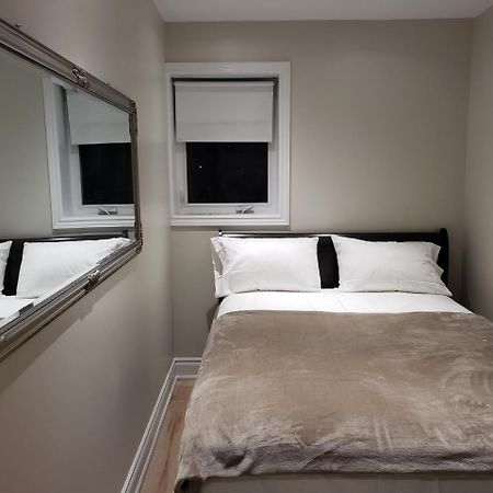 Toronto Rooms And Suites Bagian luar foto