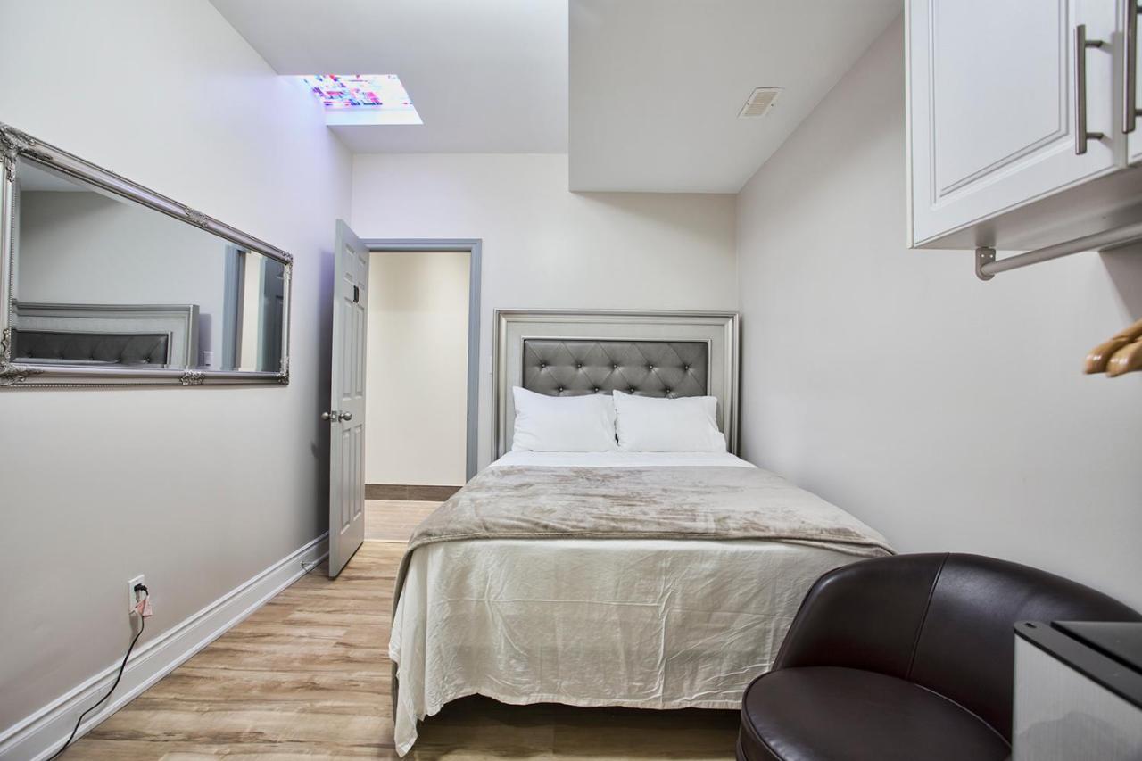 Toronto Rooms And Suites Bagian luar foto