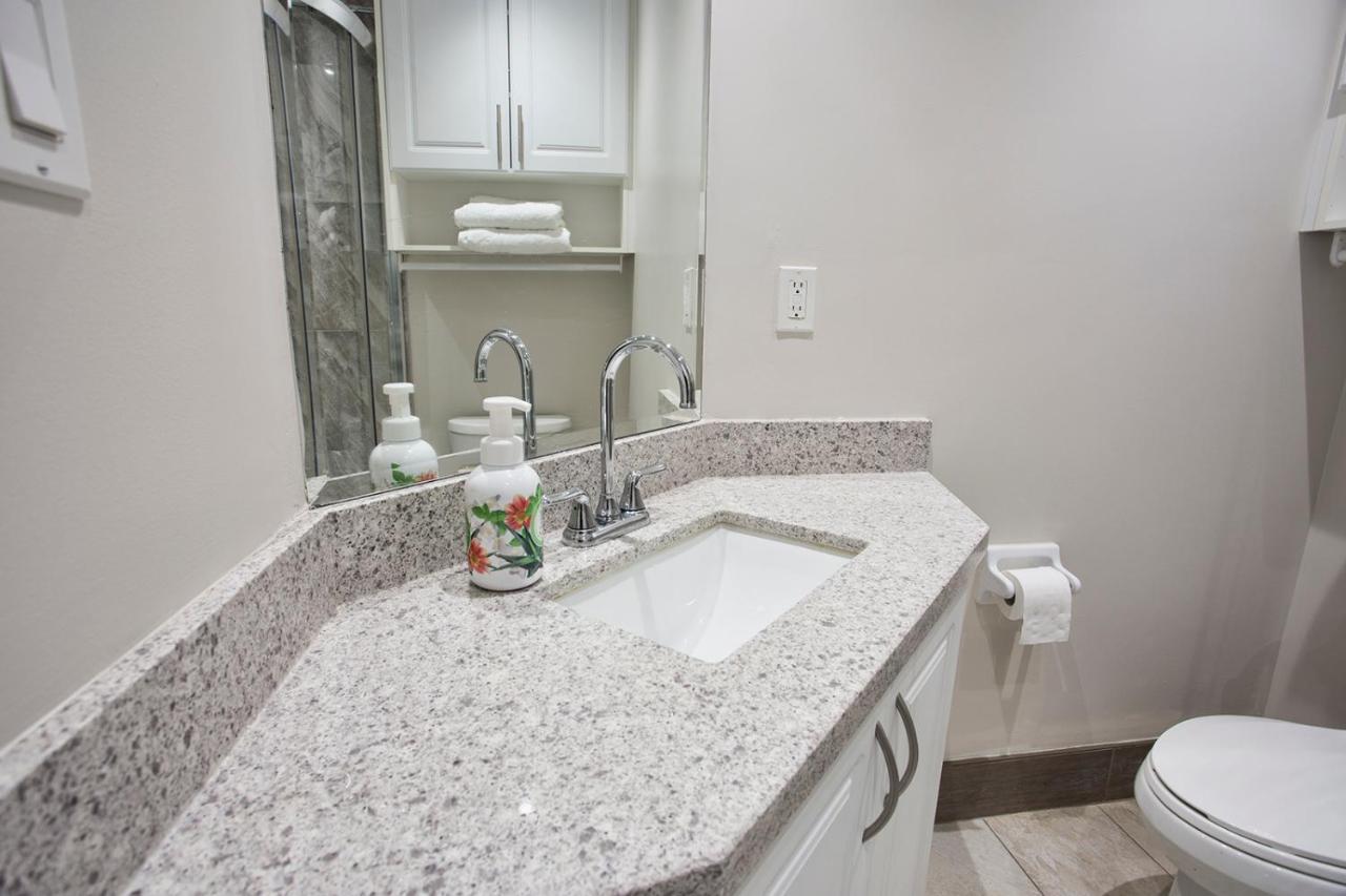 Toronto Rooms And Suites Bagian luar foto