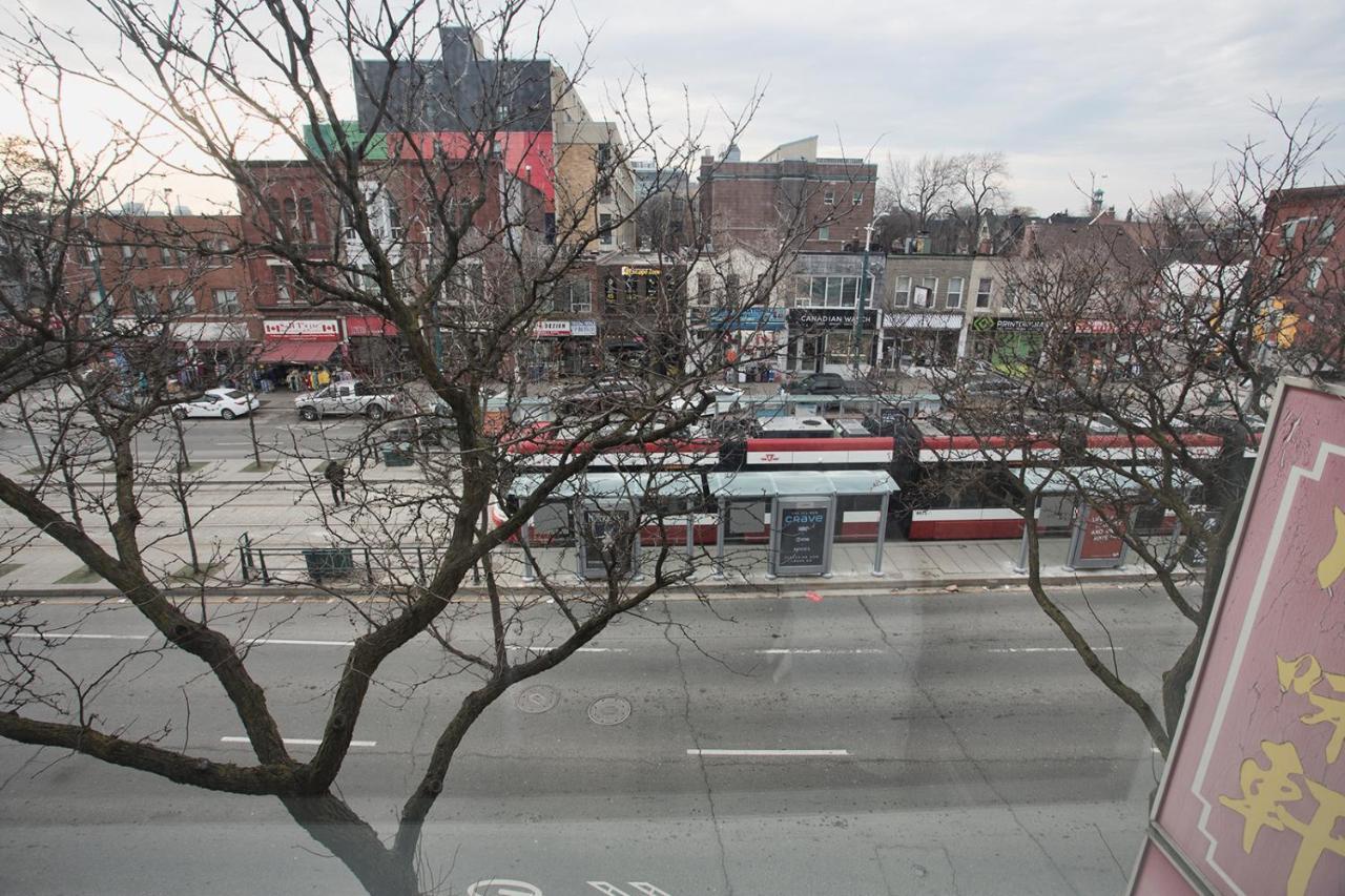 Toronto Rooms And Suites Bagian luar foto