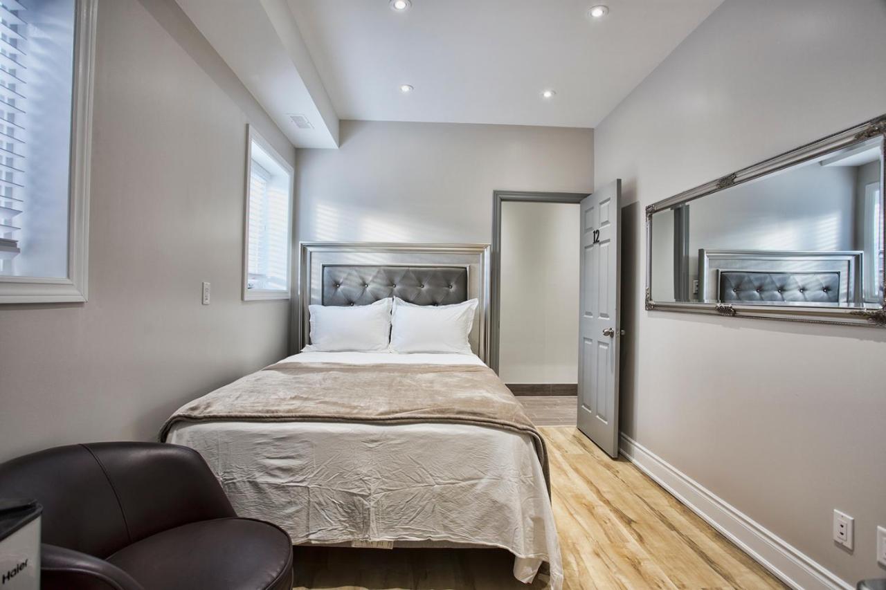 Toronto Rooms And Suites Bagian luar foto