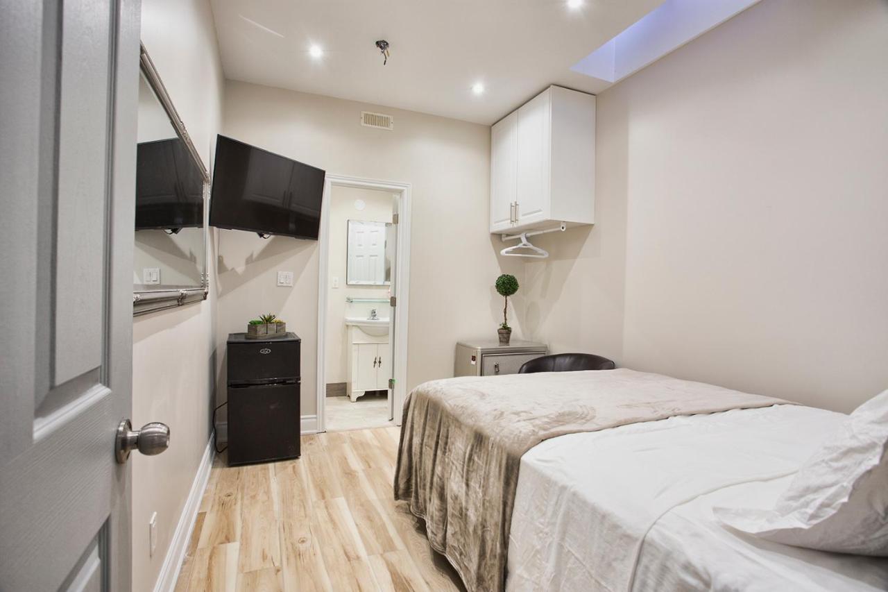 Toronto Rooms And Suites Bagian luar foto