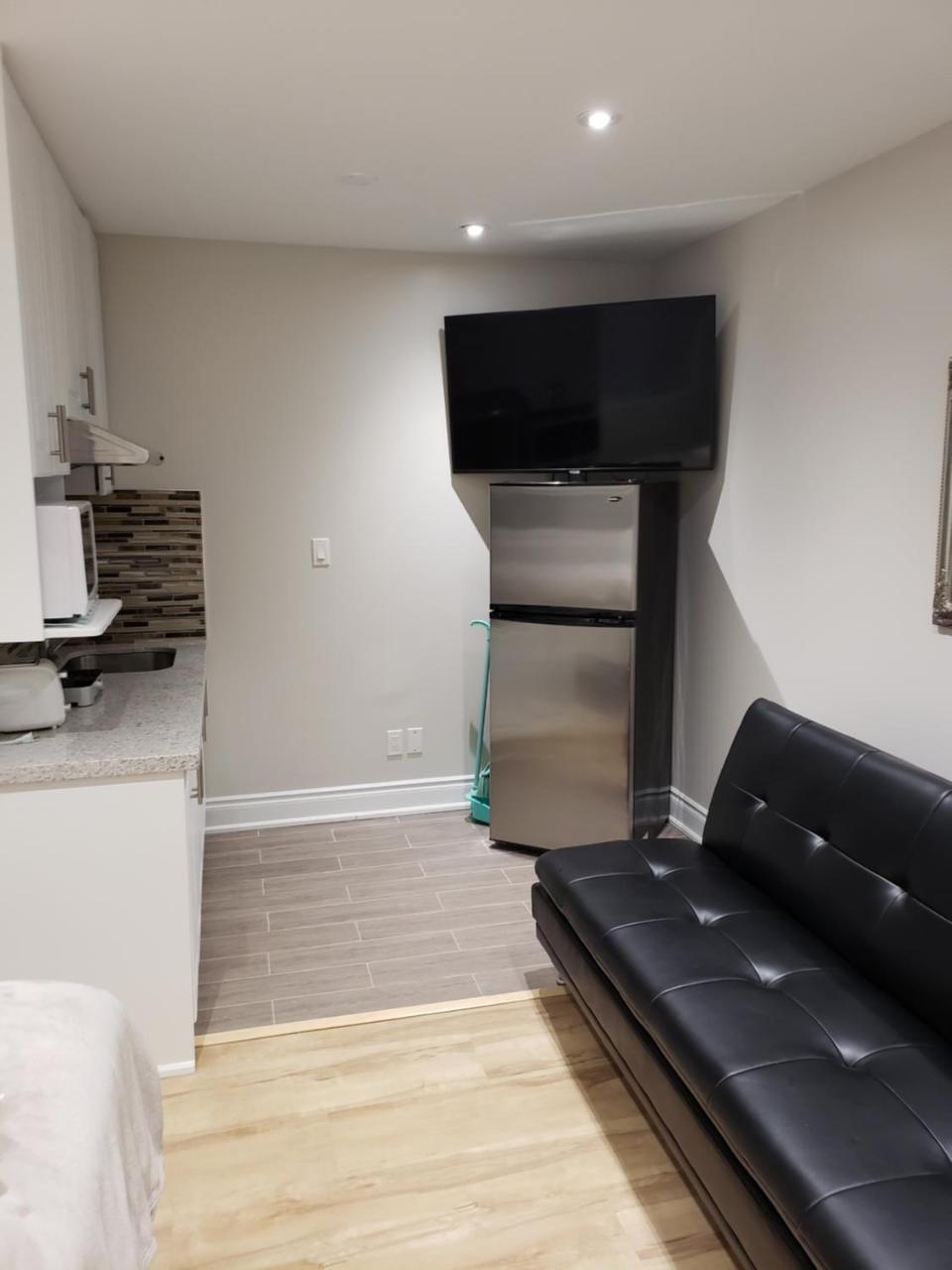Toronto Rooms And Suites Bagian luar foto