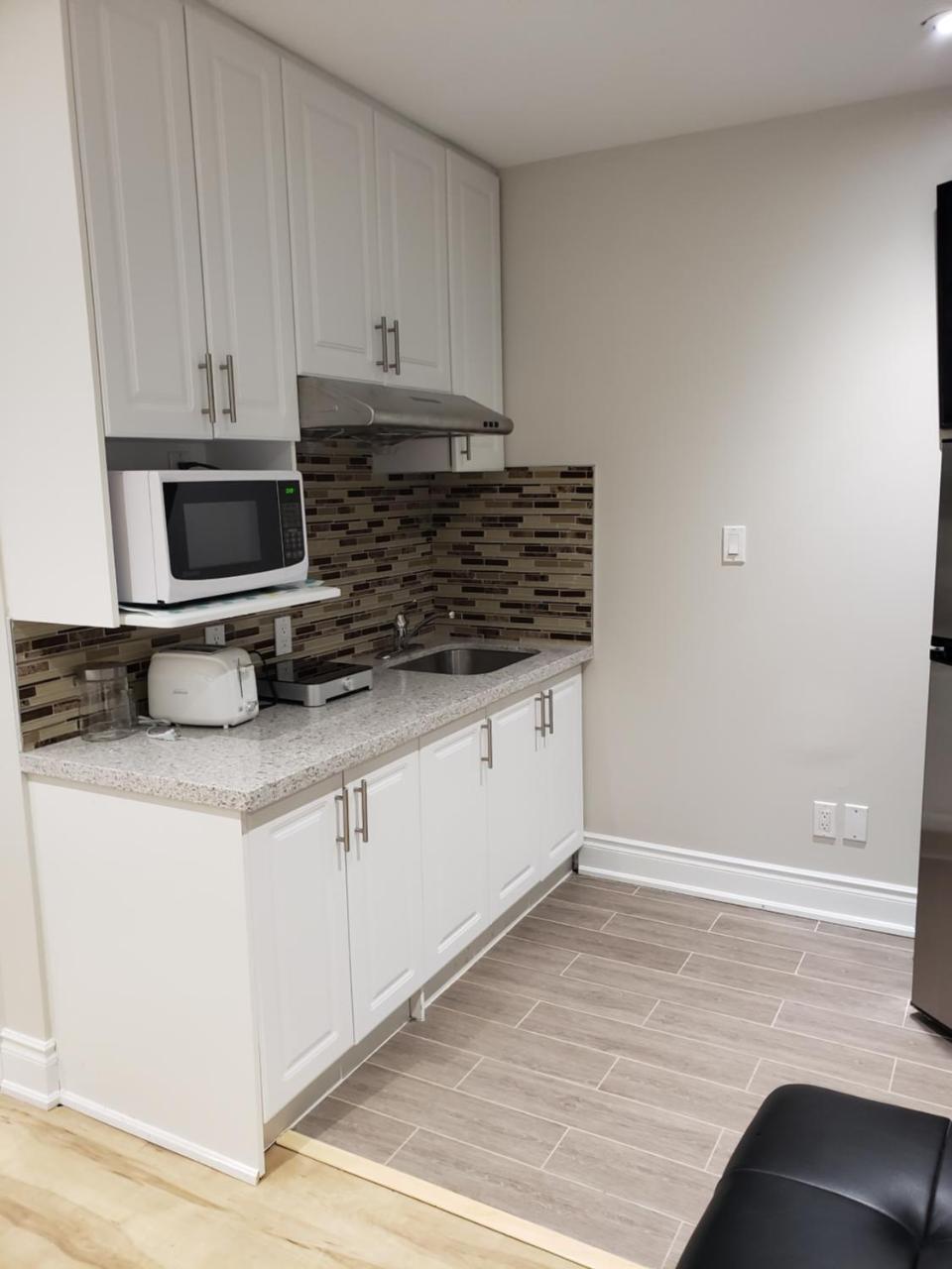 Toronto Rooms And Suites Bagian luar foto