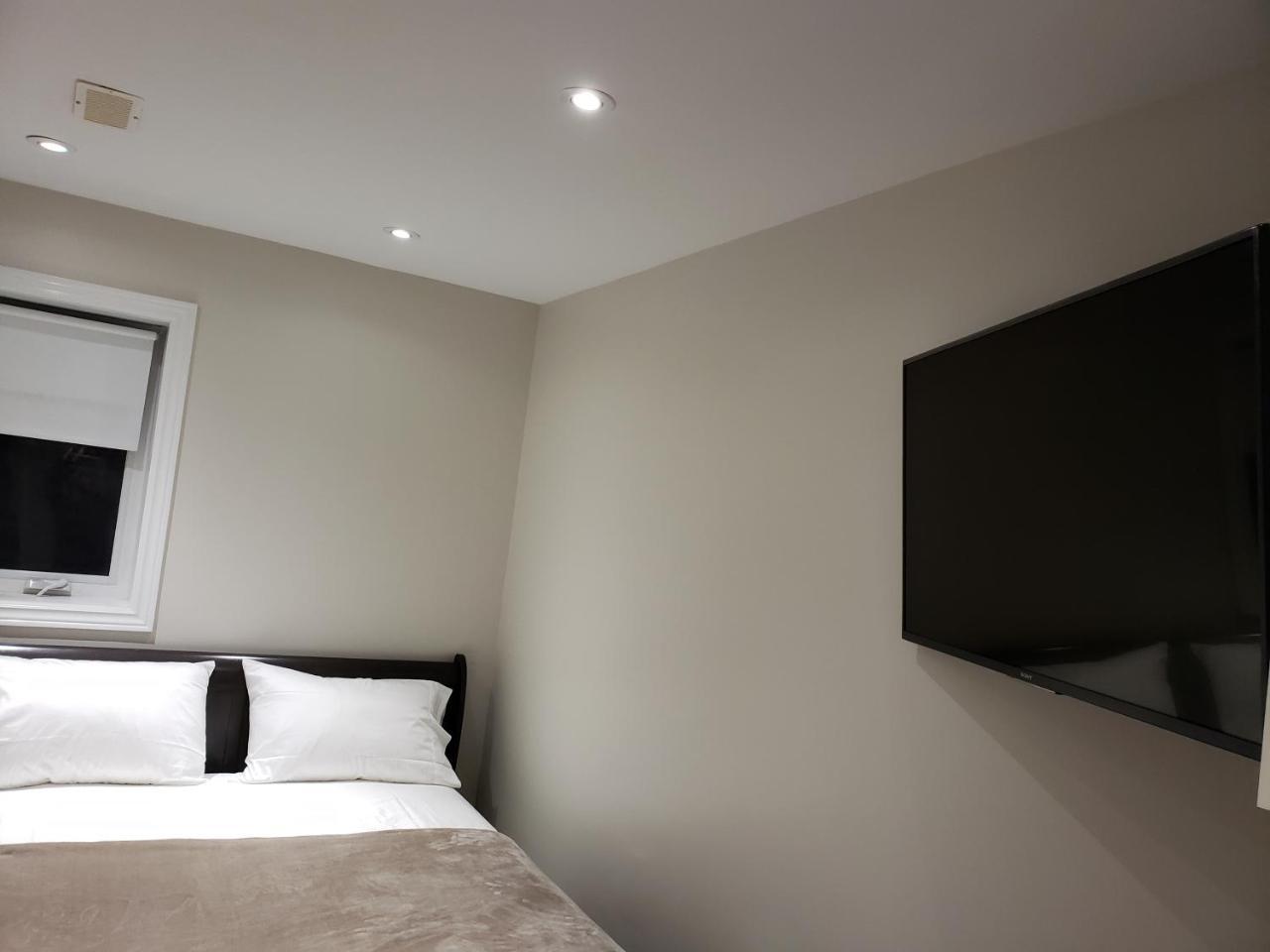 Toronto Rooms And Suites Bagian luar foto