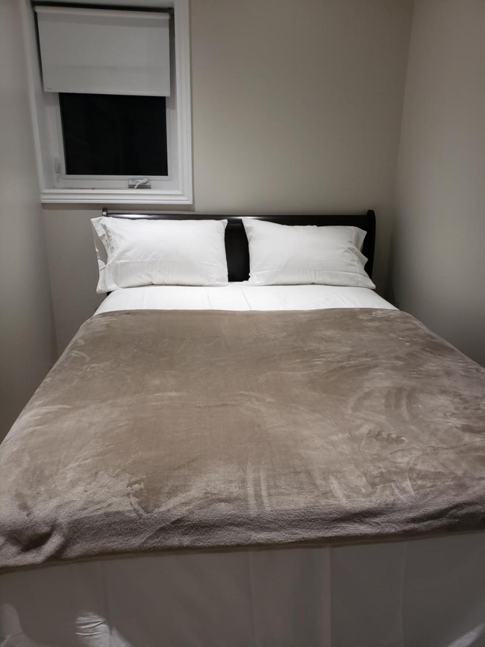 Toronto Rooms And Suites Bagian luar foto