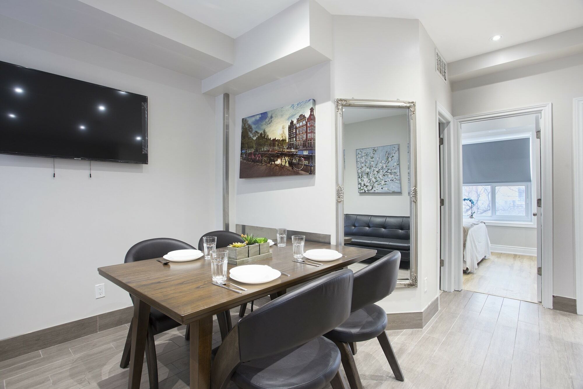 Toronto Rooms And Suites Bagian luar foto