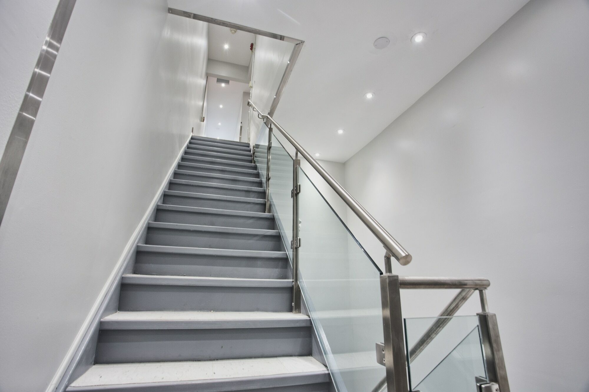 Toronto Rooms And Suites Bagian luar foto