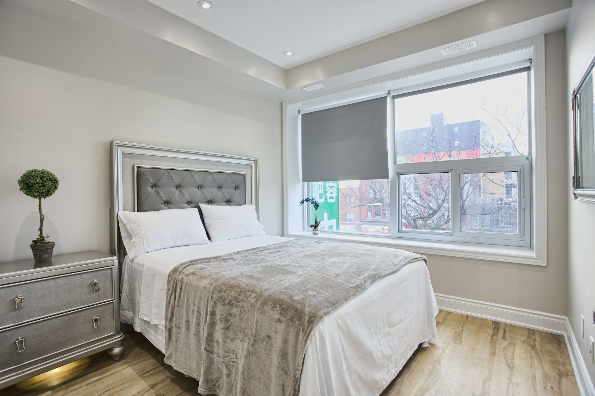 Toronto Rooms And Suites Bagian luar foto